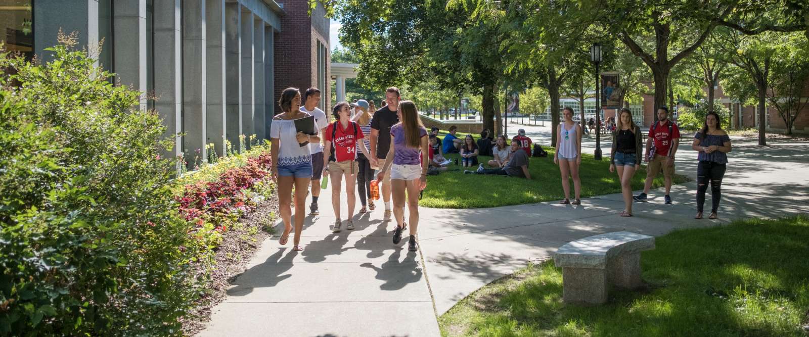Students outside the Mason Library